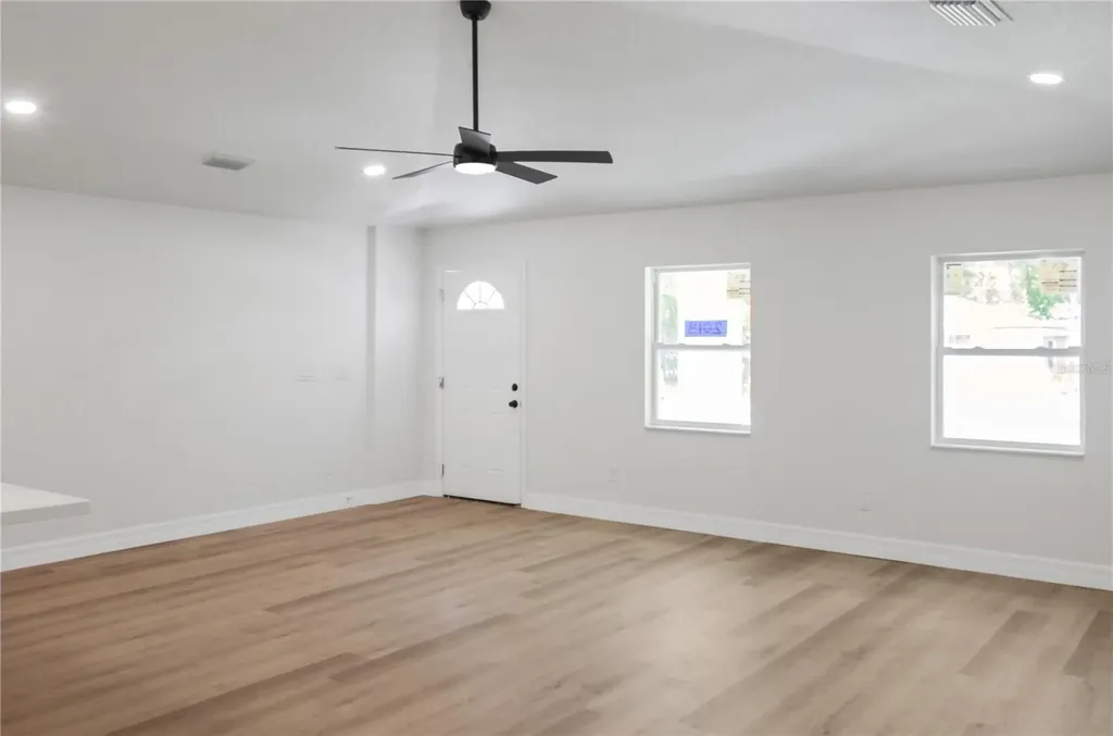 2017 E Seward Street Tampa FL 33604