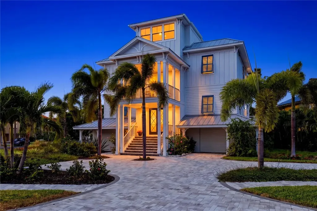 2813 Kipps Colony Drive S Gulfport FL 33707