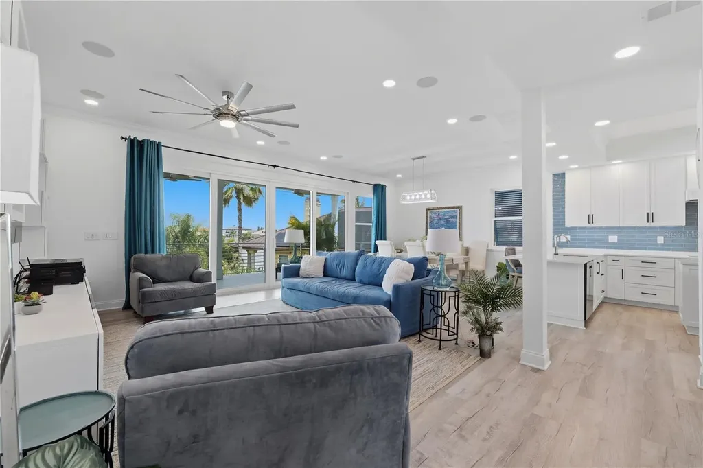 2813 Kipps Colony Drive S Gulfport FL 33707