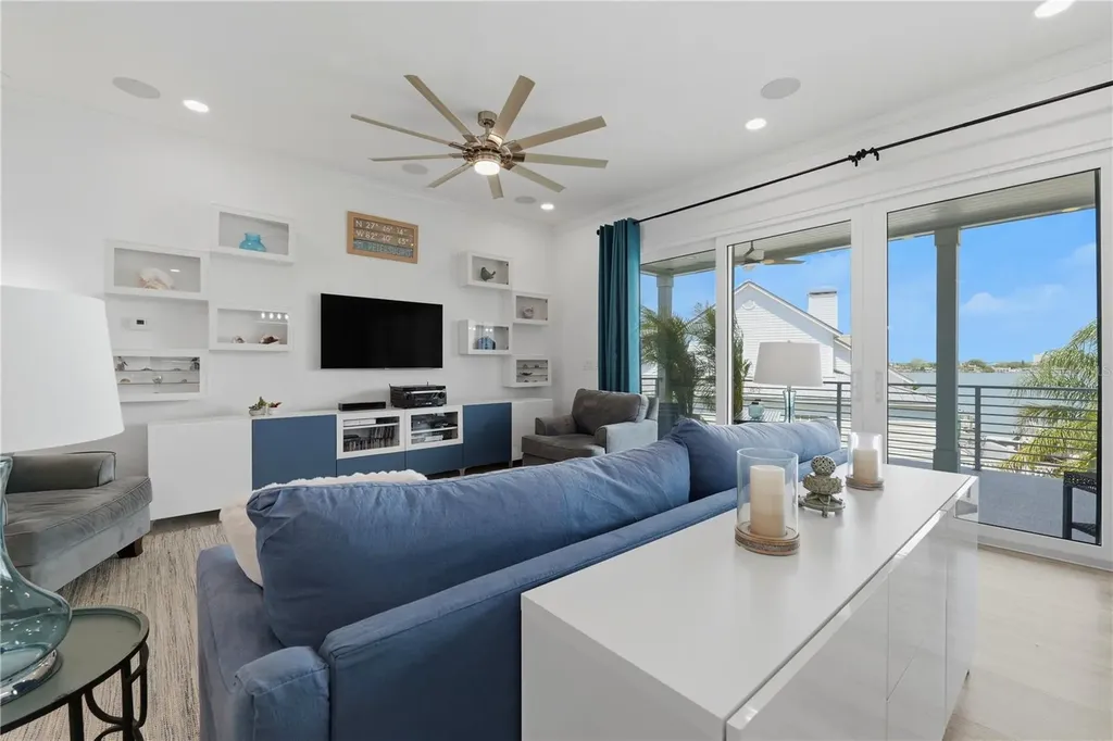 2813 Kipps Colony Drive S Gulfport FL 33707