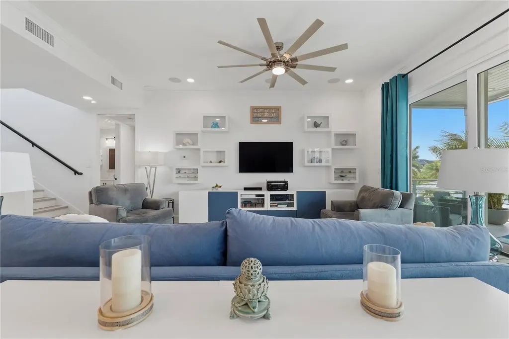 2813 Kipps Colony Drive S Gulfport FL 33707