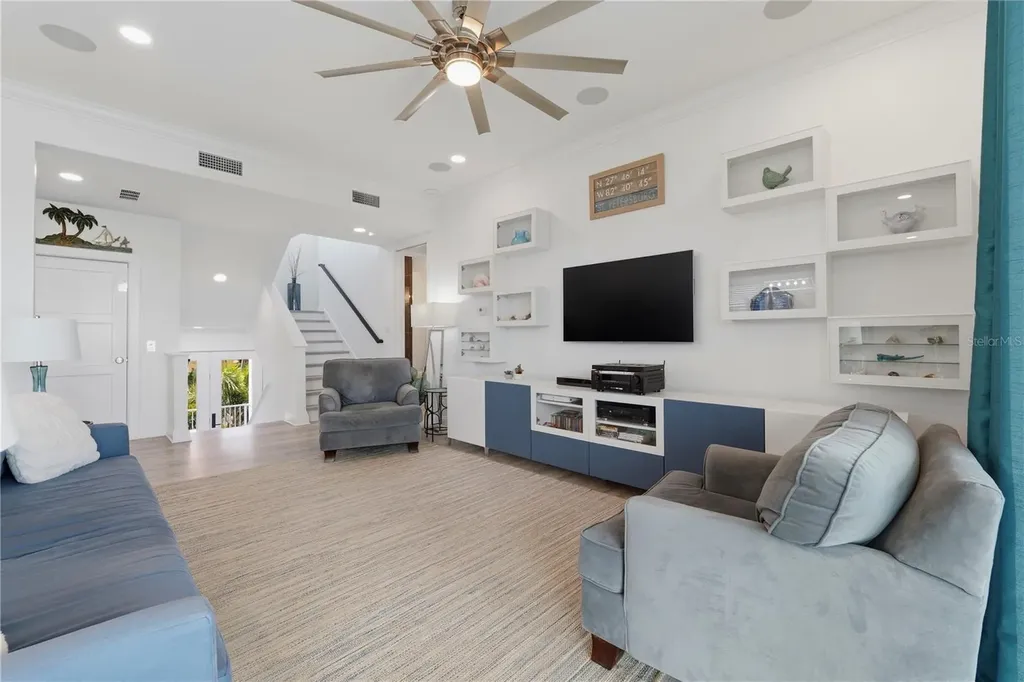 2813 Kipps Colony Drive S Gulfport FL 33707