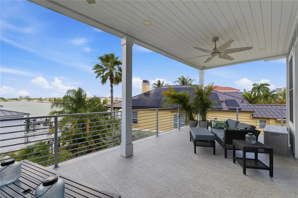 2813 Kipps Colony Drive S Gulfport FL 33707