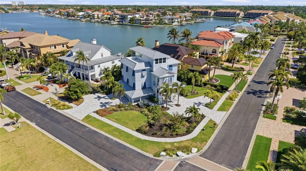 2813 Kipps Colony Drive S Gulfport FL 33707