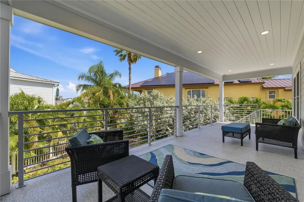 2813 Kipps Colony Drive S Gulfport FL 33707