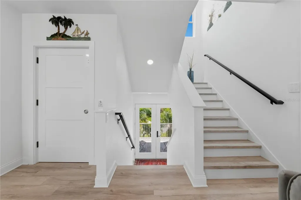 2813 Kipps Colony Drive S Gulfport FL 33707