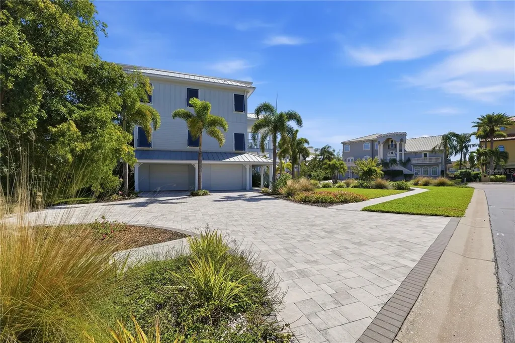 2813 Kipps Colony Drive S Gulfport FL 33707