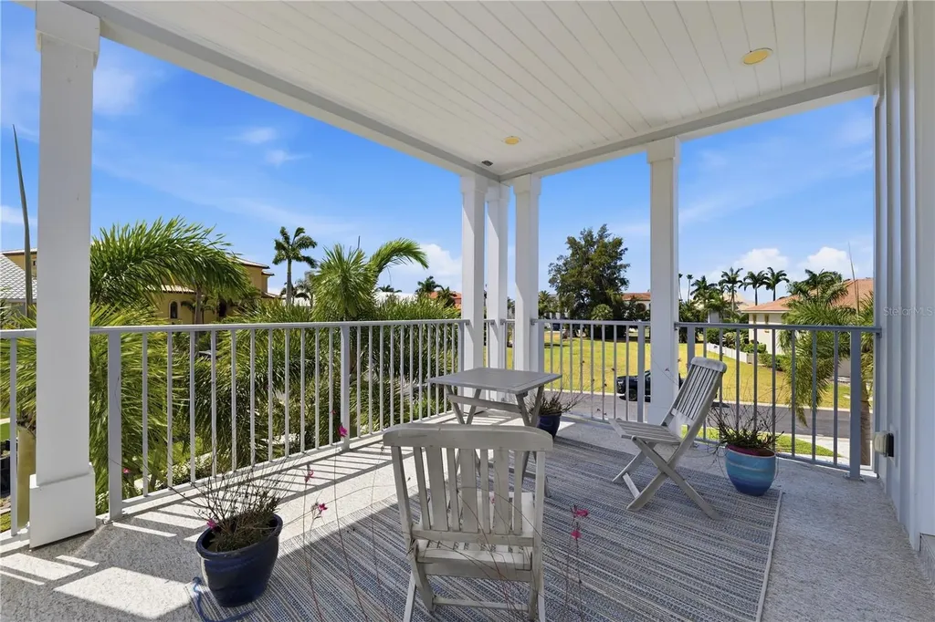 2813 Kipps Colony Drive S Gulfport FL 33707