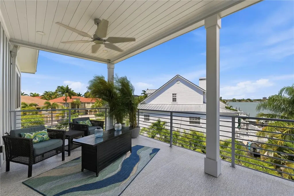 2813 Kipps Colony Drive S Gulfport FL 33707