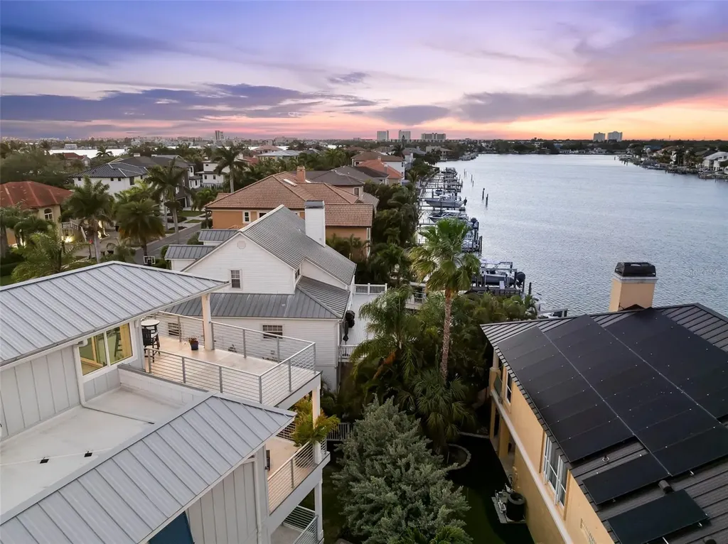 2813 Kipps Colony Drive S Gulfport FL 33707
