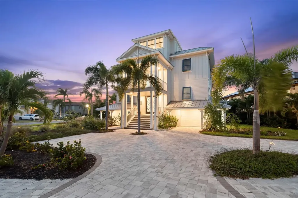 2813 Kipps Colony Drive S Gulfport FL 33707