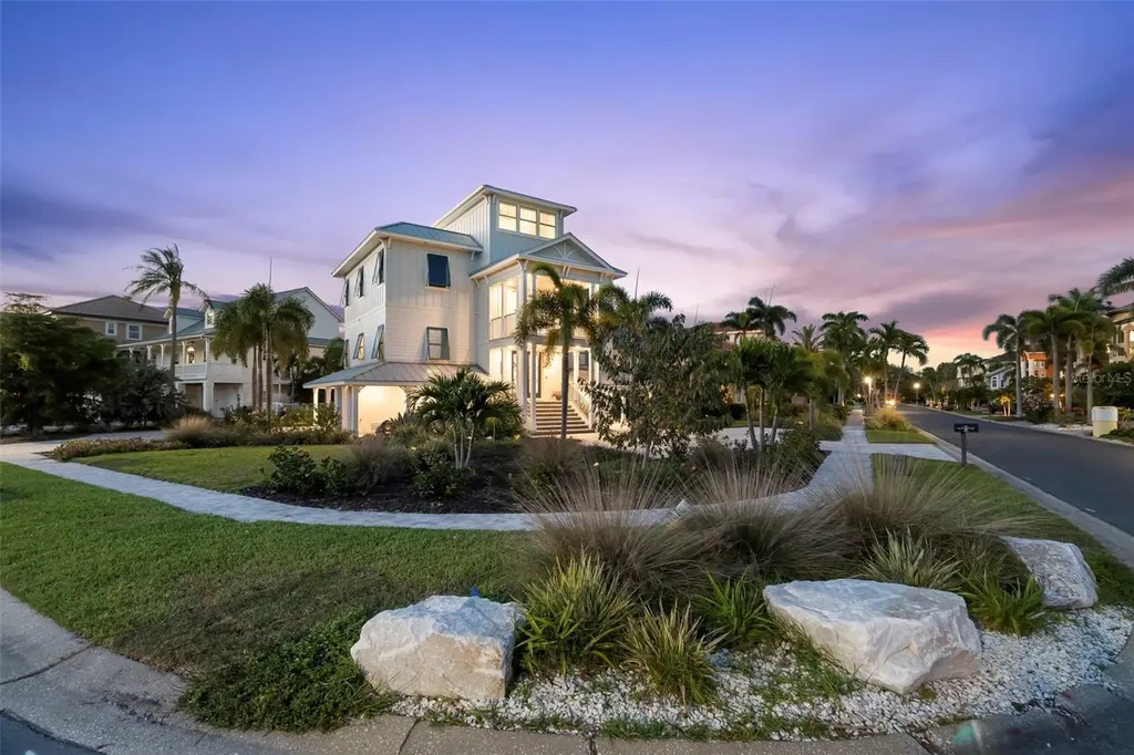 2813 Kipps Colony Drive S Gulfport FL 33707