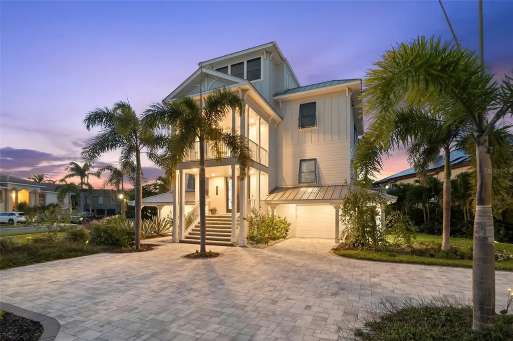 2813 Kipps Colony Drive S Gulfport FL 33707