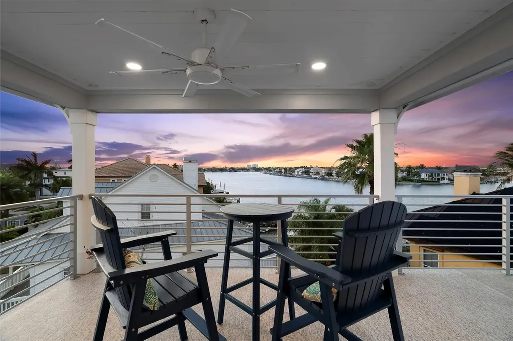 2813 Kipps Colony Drive S Gulfport FL 33707