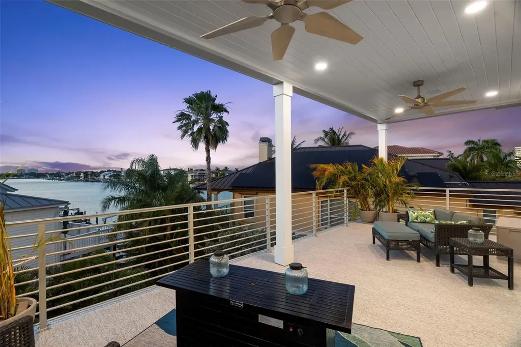 2813 Kipps Colony Drive S Gulfport FL 33707