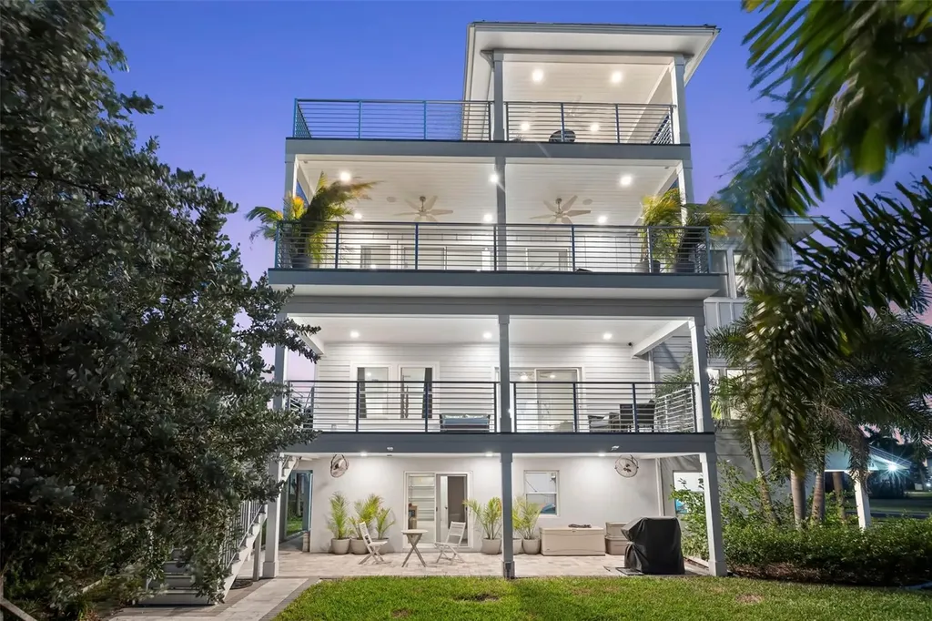 2813 Kipps Colony Drive S Gulfport FL 33707