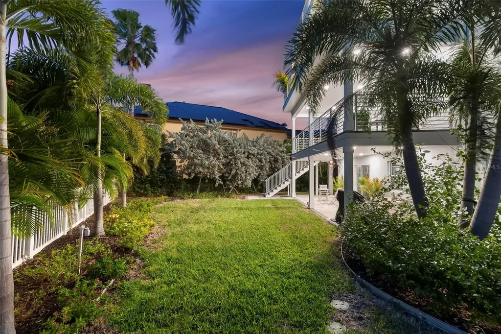 2813 Kipps Colony Drive S Gulfport FL 33707