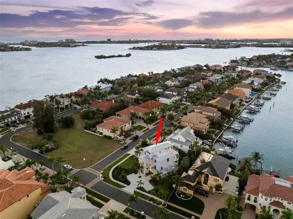 2813 Kipps Colony Drive S Gulfport FL 33707