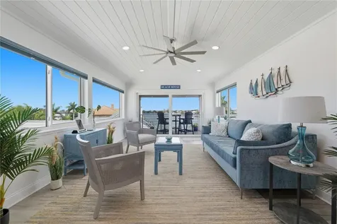 2813 Kipps Colony Drive S Gulfport FL 33707
