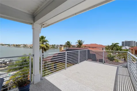 2813 Kipps Colony Drive S Gulfport FL 33707