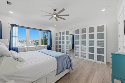 2813 Kipps Colony Drive S Gulfport FL 33707