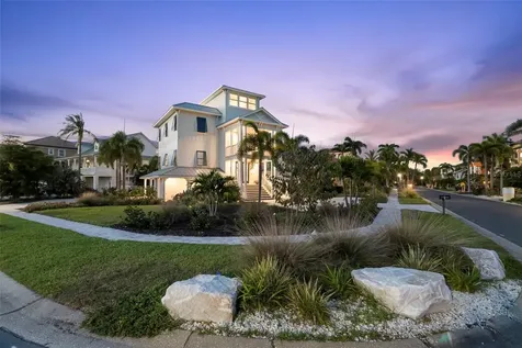 2813 Kipps Colony Drive S Gulfport FL 33707