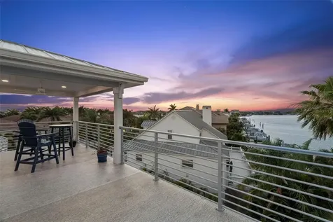 2813 Kipps Colony Drive S Gulfport FL 33707