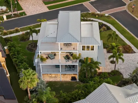 2813 Kipps Colony Drive S Gulfport FL 33707