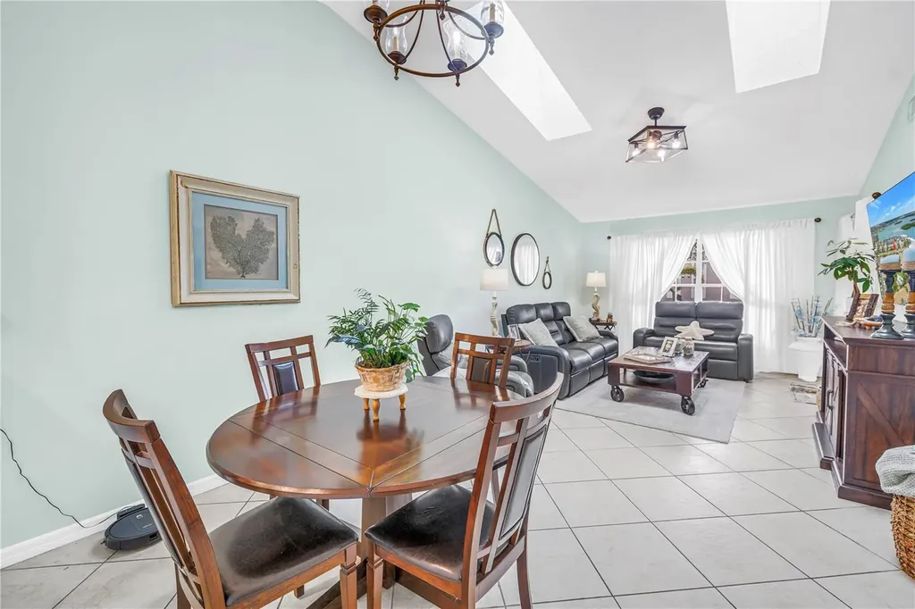 228 Sun Vista Court N Treasure Island FL 33706