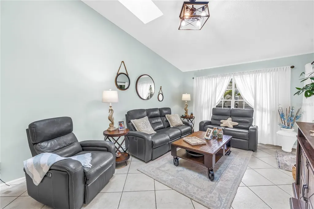 228 Sun Vista Court N Treasure Island FL 33706