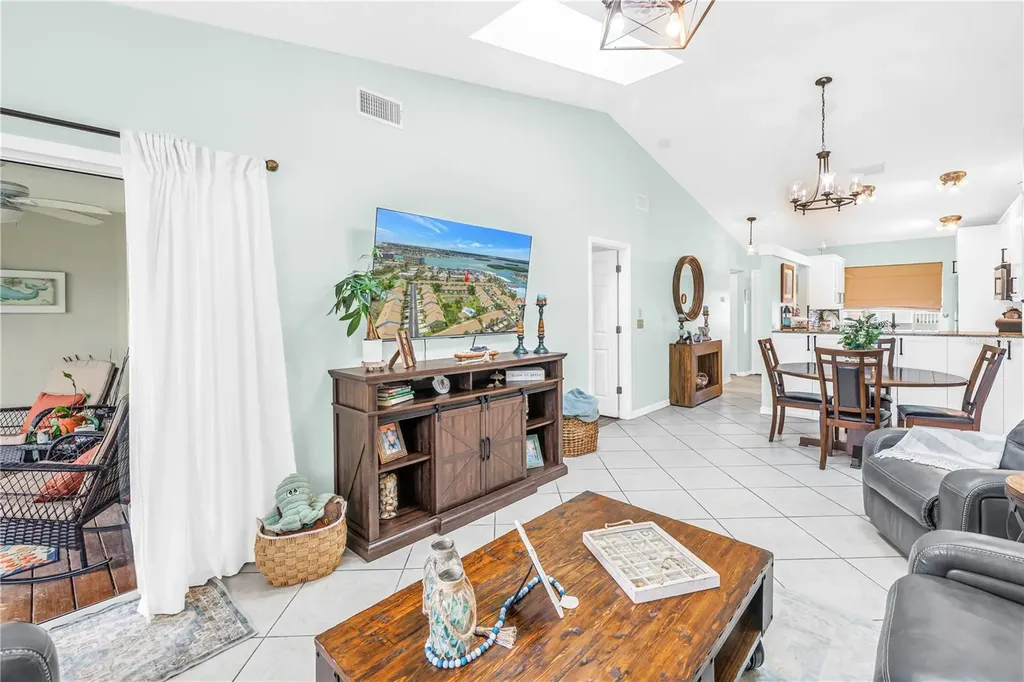 228 Sun Vista Court N Treasure Island FL 33706