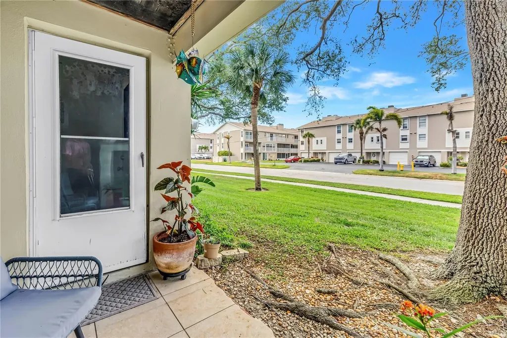 228 Sun Vista Court N Treasure Island FL 33706