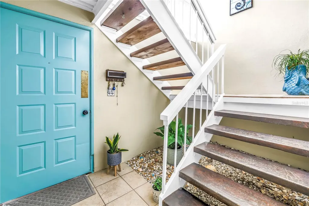 228 Sun Vista Court N Treasure Island FL 33706