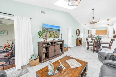 228 Sun Vista Court N Treasure Island FL 33706