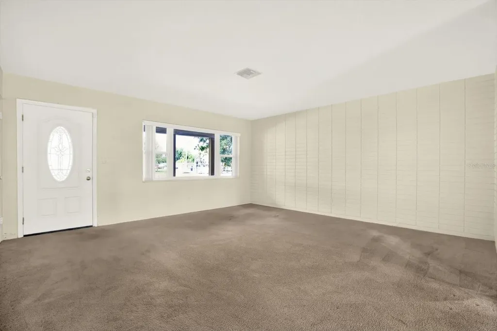 2561 58th Street N St Petersburg FL 33710