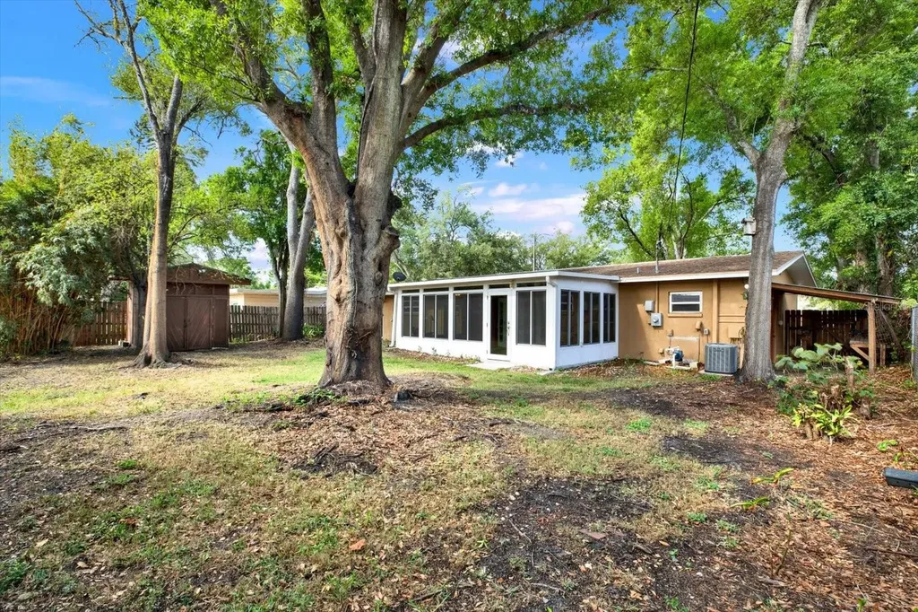 2561 58th Street N St Petersburg FL 33710