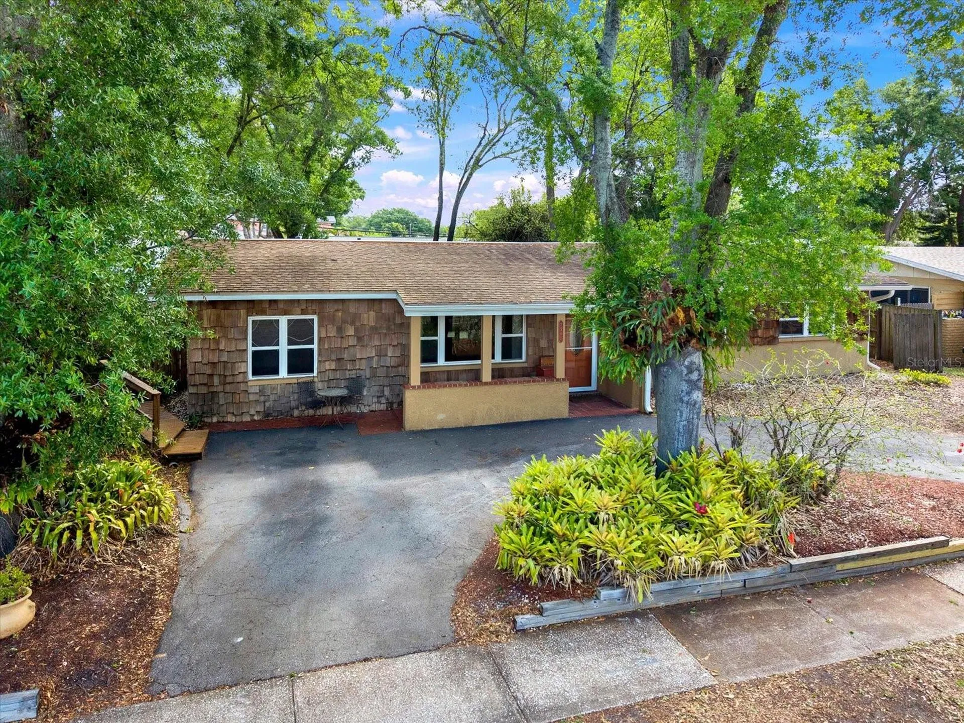 2561 58th Street N St Petersburg FL 33710