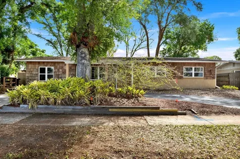 2561 58th Street N St Petersburg FL 33710