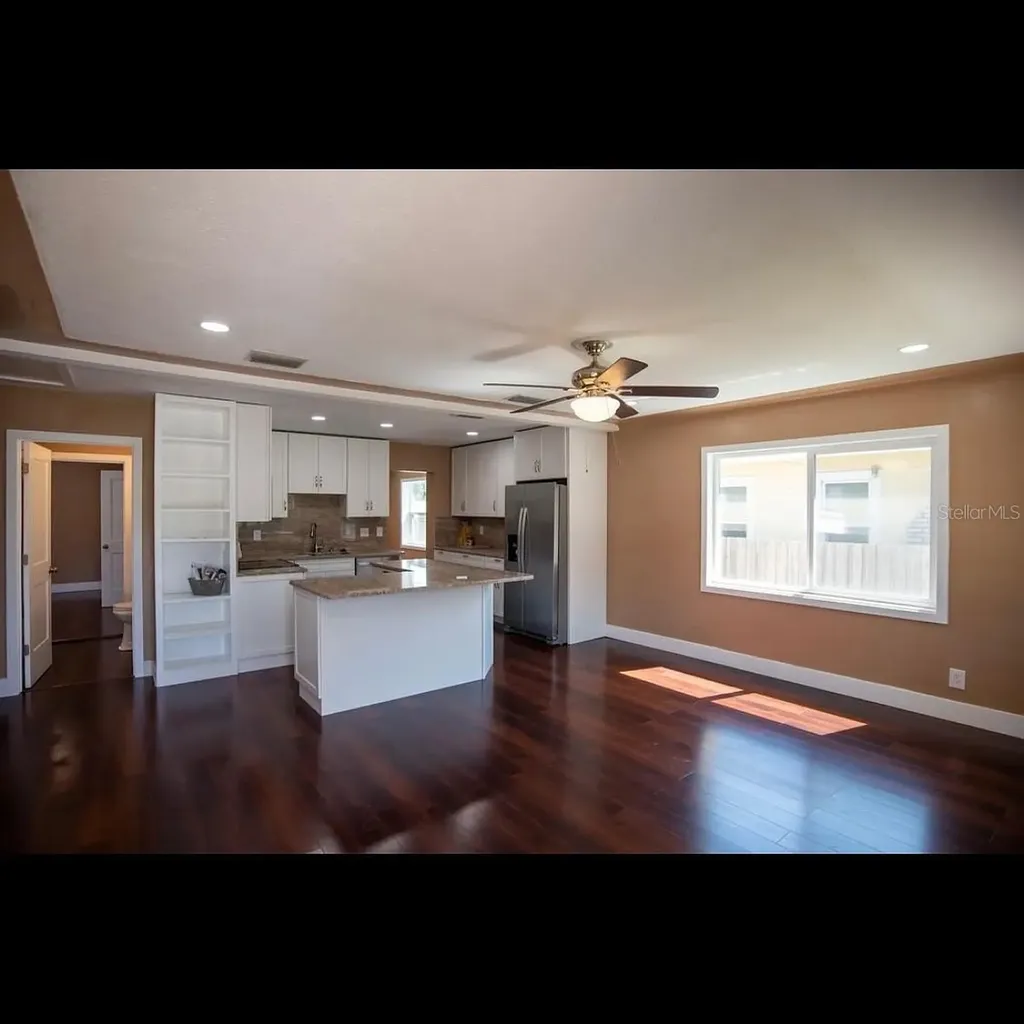 1329 34th Avenue N St Petersburg FL 33704