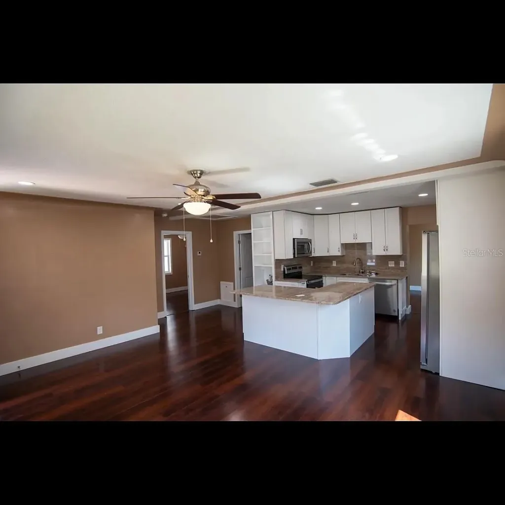 1329 34th Avenue N St Petersburg FL 33704