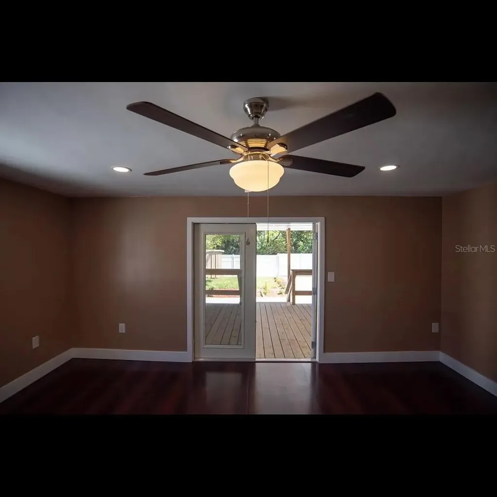 1329 34th Avenue N St Petersburg FL 33704
