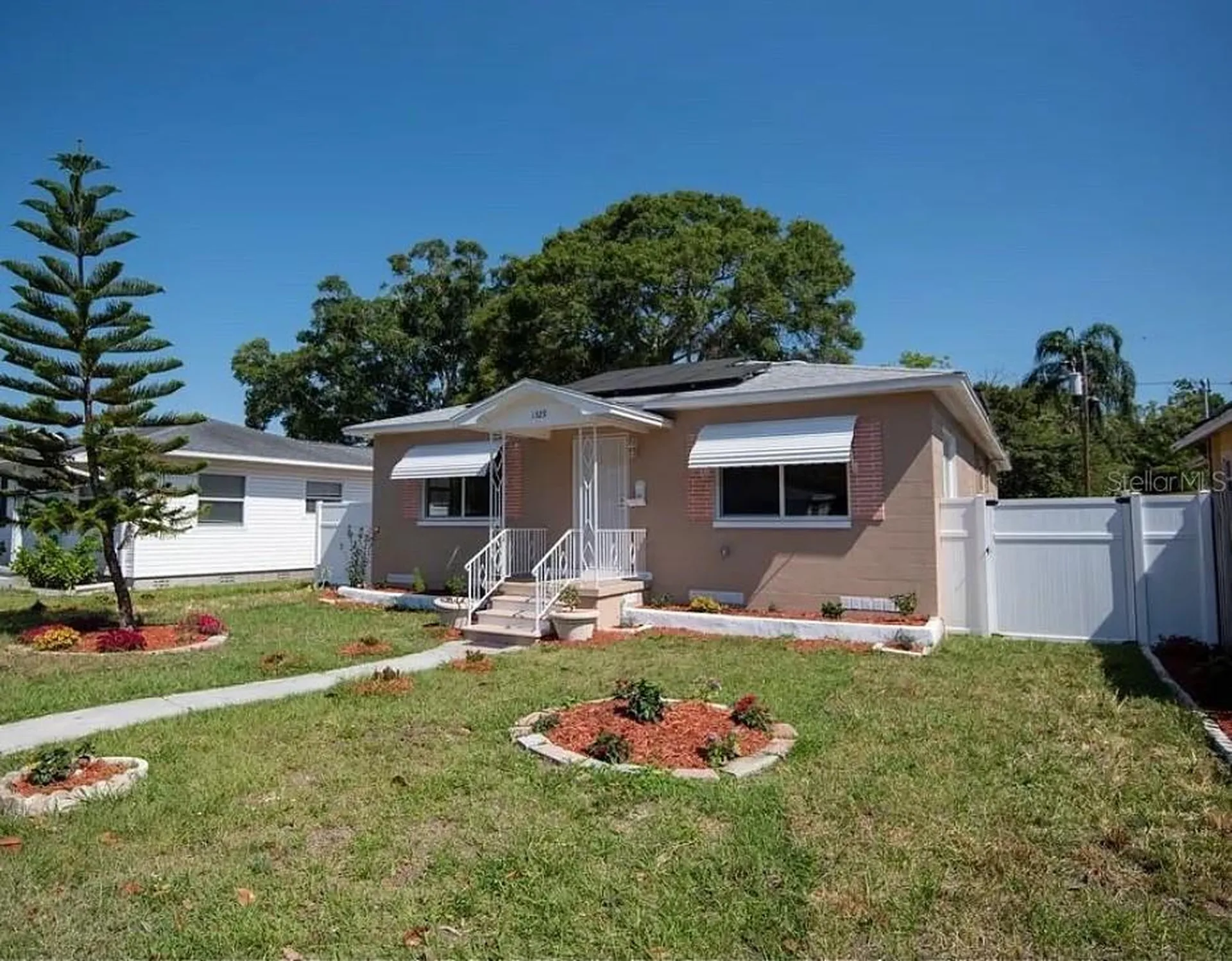 1329 34th Avenue N St Petersburg FL 33704