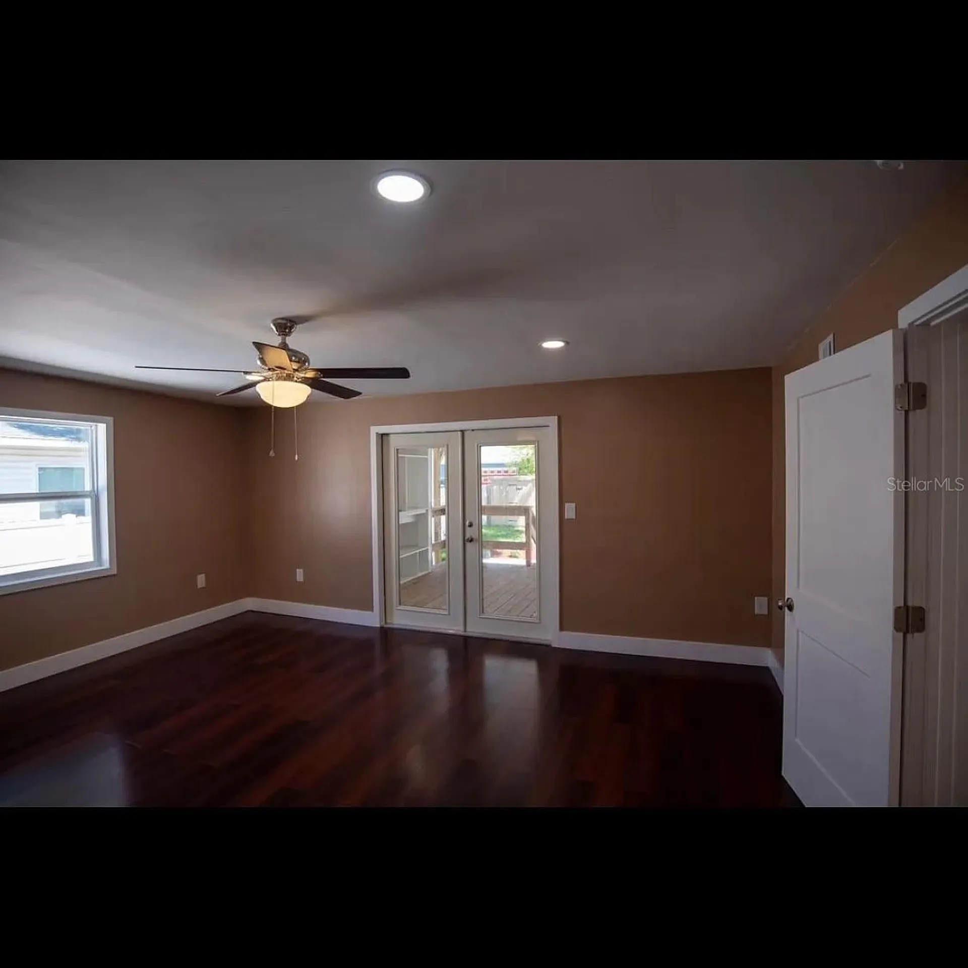 1329 34th Avenue N St Petersburg FL 33704