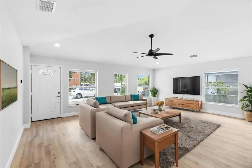 2019 E Seward Street Tampa FL 33604