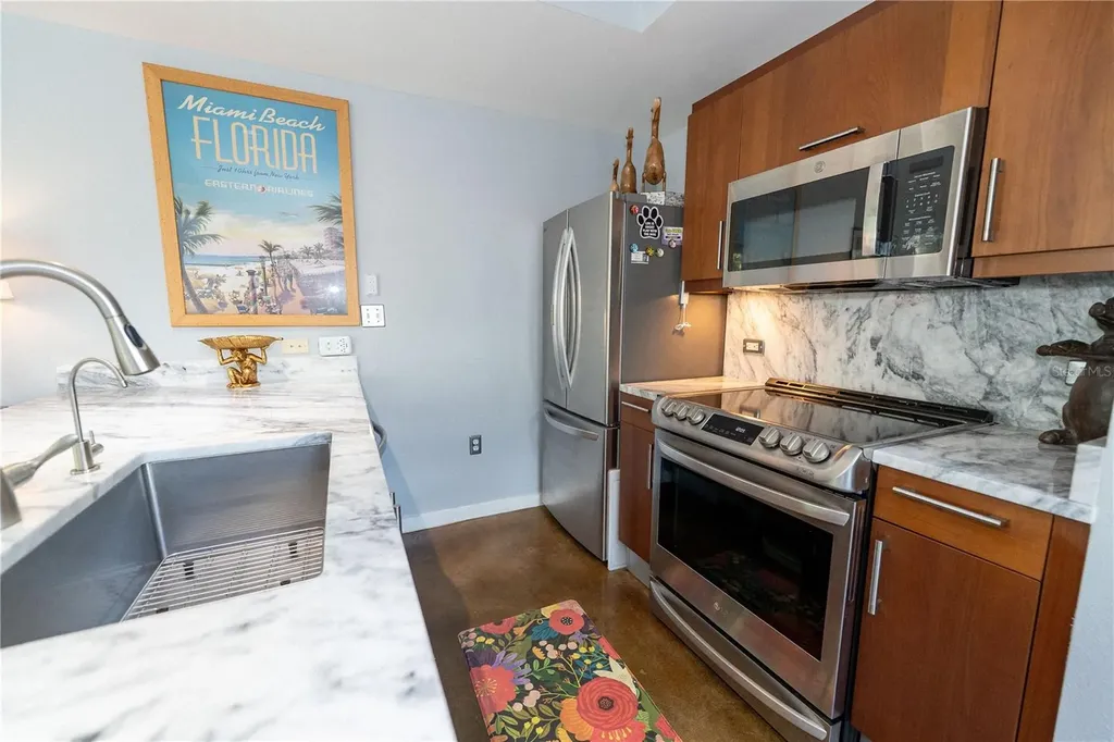 1350 Main Street Sarasota FL 34236