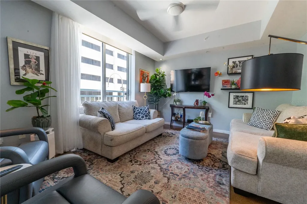 1350 Main Street Sarasota FL 34236