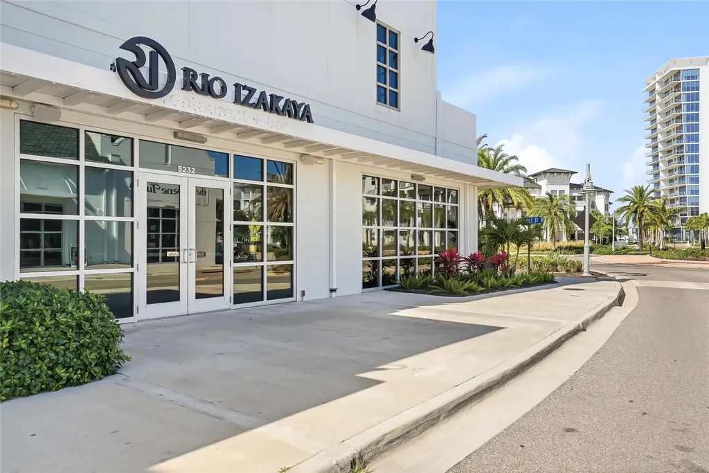 4810 W Mcelroy Avenue Tampa FL 33611