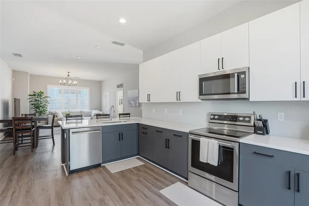 4810 W Mcelroy Avenue Tampa FL 33611