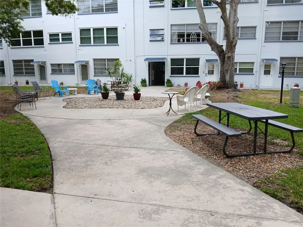 5880 38th Avenue N St Petersburg FL 33710