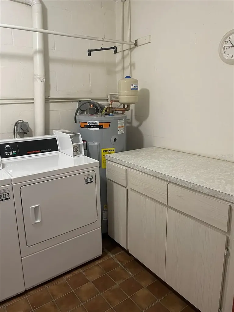 5880 38th Avenue N St Petersburg FL 33710